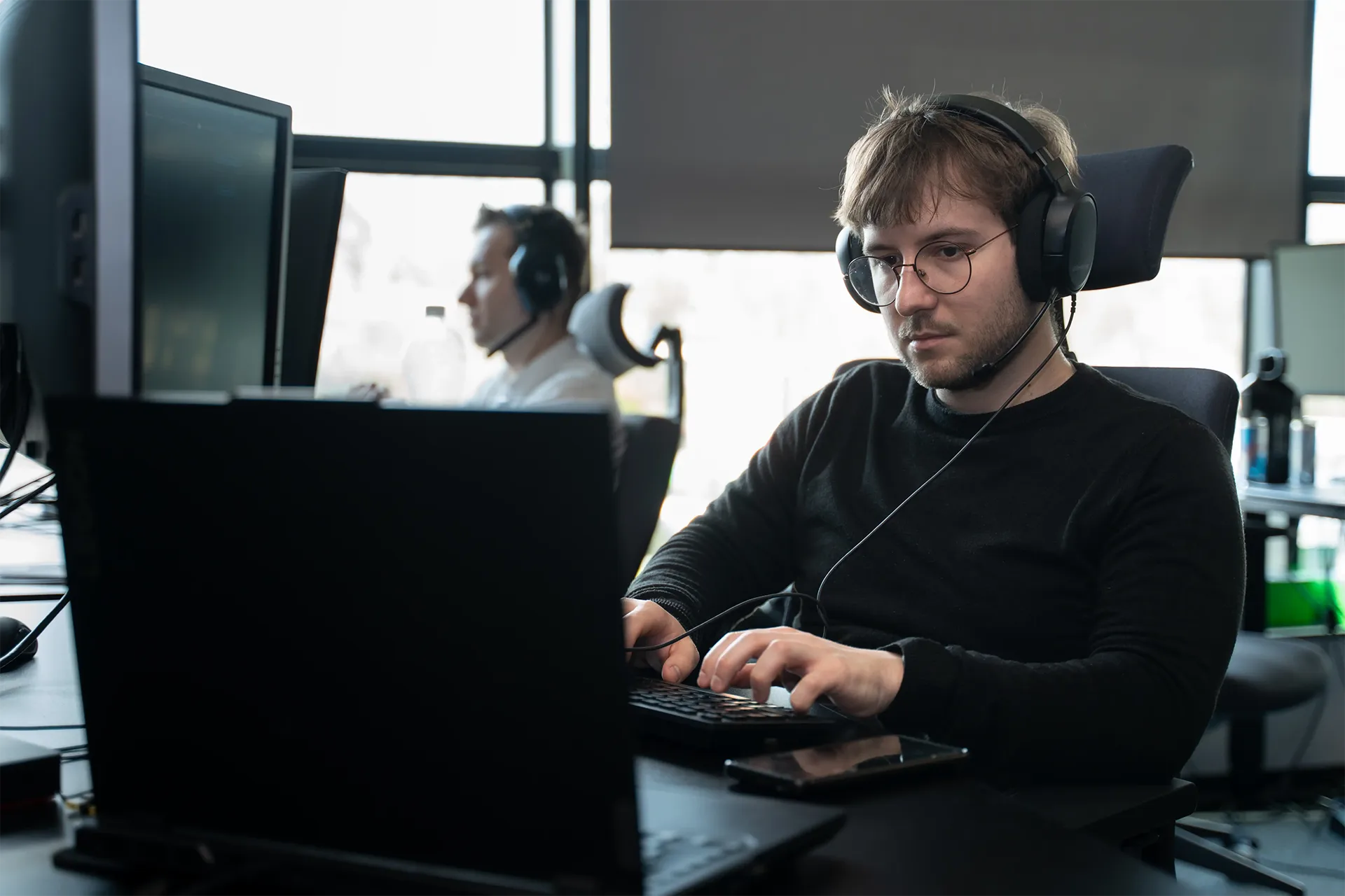 Trust signal background